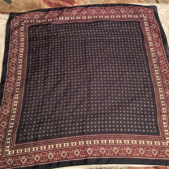 2/$40 Unbranded Ladies Polyester Kerchief Made in Italy - Picture 3 of 7